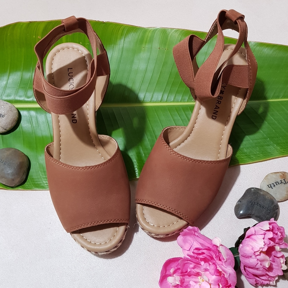 LUCKY BRAND BETTANIE WEDGE SANDALS UMBER 7.5 NIB